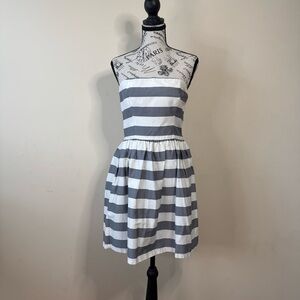 VNTG Saks Fifth Avenue Size M Gray White Striped Strapless Dress Made in USA SFA